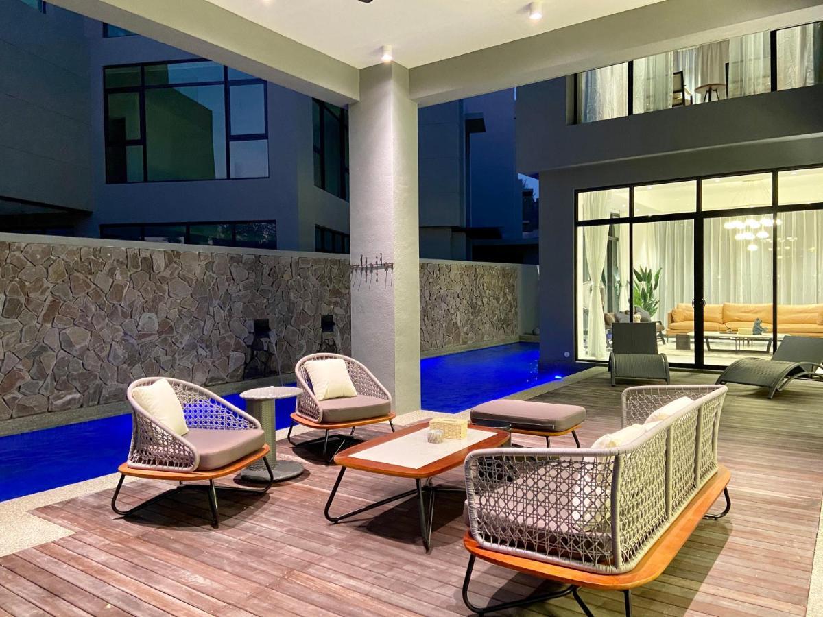Molly Luxury Private Pool Bungalow茉莉的家豪华私人泳池别墅 Pantai Cenang  Ngoại thất bức ảnh