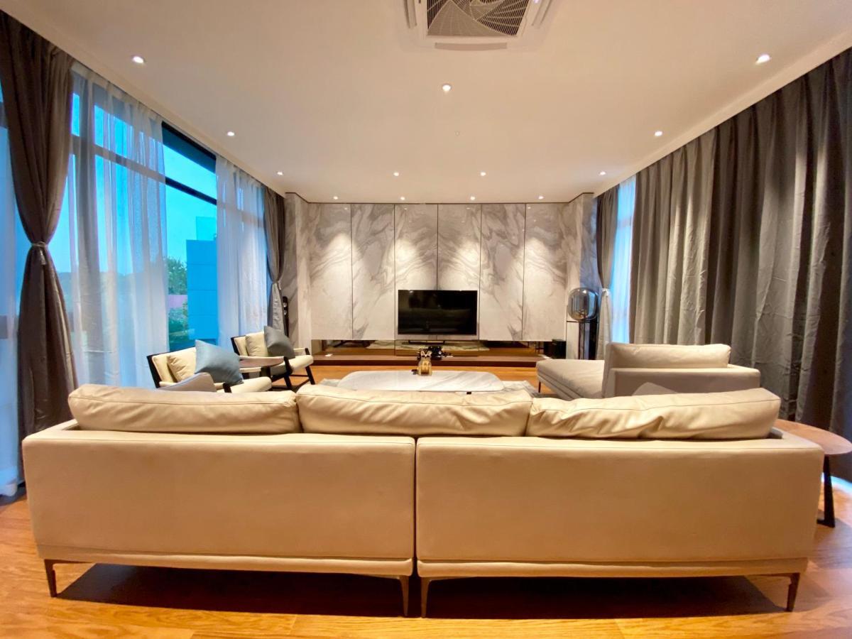 Molly Luxury Private Pool Bungalow茉莉的家豪华私人泳池别墅 Pantai Cenang  Ngoại thất bức ảnh